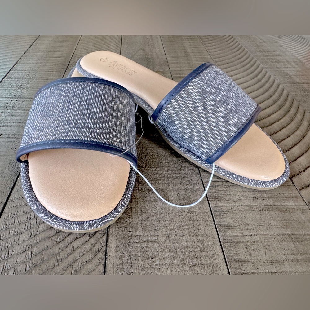 American Exchange Blue Slide Sandals Women’s Size 10 (NWT)
